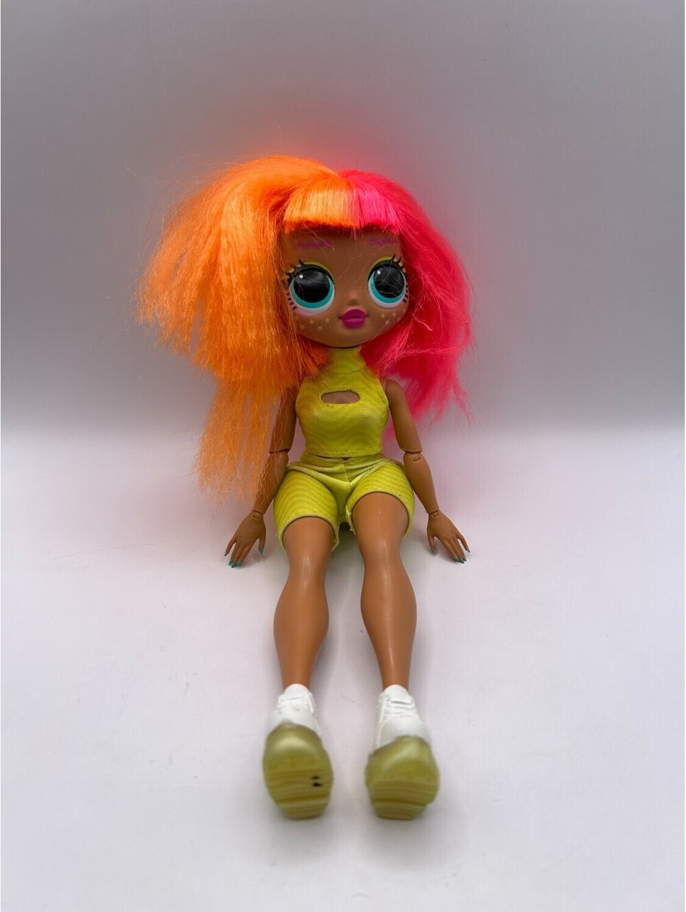 MGA LOL Surprise! O.M.G. Neonlicious Fashion Doll Orange Pink Hair Outfit Shoes!